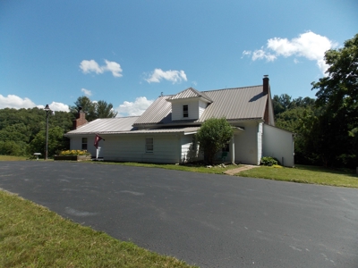 Home and Acreage for Sale in Riner VA - image 2