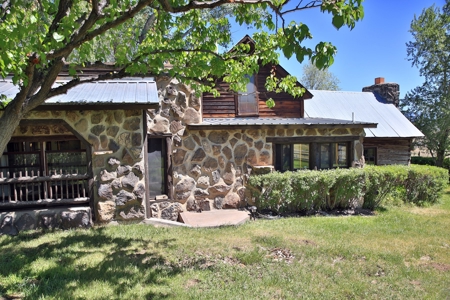 Historic Home, Acreage with Irrigation for Sale in Colorado - image 8