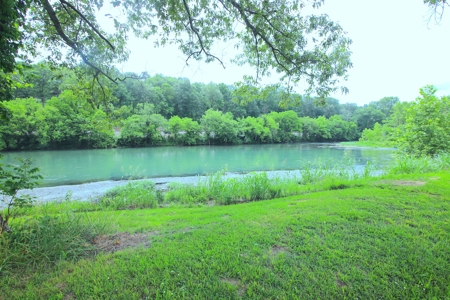 Riverfront Property for Sale in Arkansas - image 4