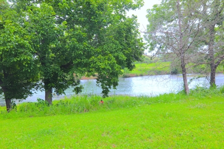 Riverfront Property for Sale in Arkansas - image 4