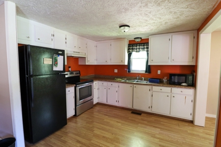 Potential Rental Property for Sale in Hillsville VA! - image 4