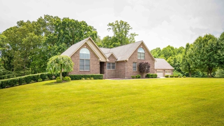 4000 Square Foot Brick Home On 3 Acres - image 8