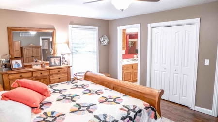 4000 Square Foot Brick Home On 3 Acres - image 32