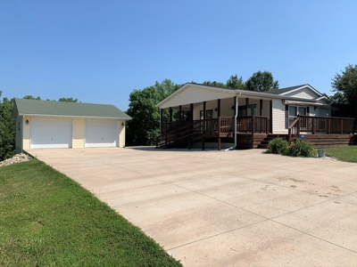 Lake Thunderhead 3 Bedroom Home For Sale - image 4