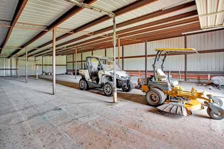 Large Country Home On Acreage With Multiple Shops - image 44