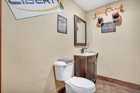 Large Country Home On Acreage With Multiple Shops - image 37