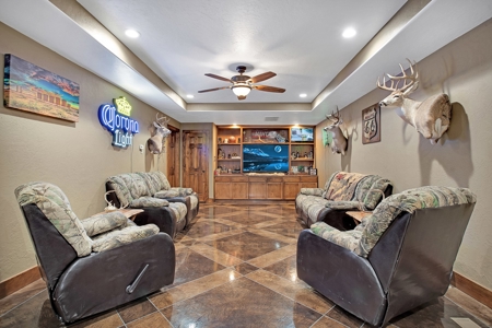 Large Country Home On Acreage With Multiple Shops - image 19