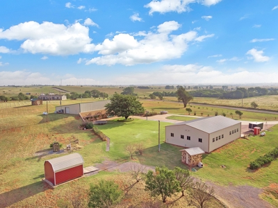 Large Country Home On Acreage With Multiple Shops - image 5