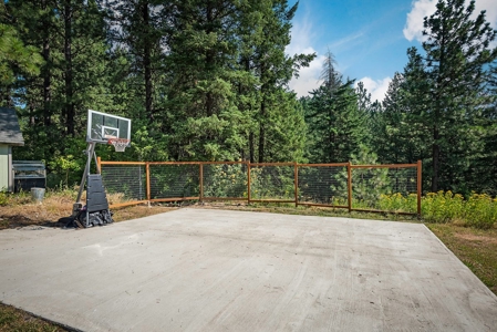 North Idaho Dream Home On Nearly 11 Acres In Cougar Gulch - image 34
