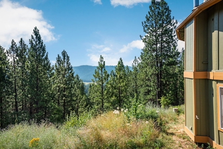 North Idaho Dream Home On Nearly 11 Acres In Cougar Gulch - image 36