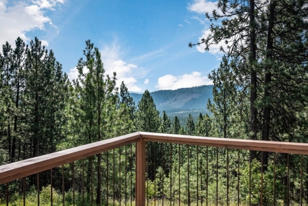 North Idaho Dream Home On Nearly 11 Acres In Cougar Gulch - image 24
