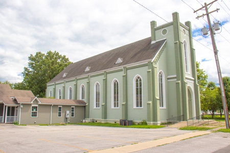 Historic Church W/Living and Reception Areas in Carlinville - image 48