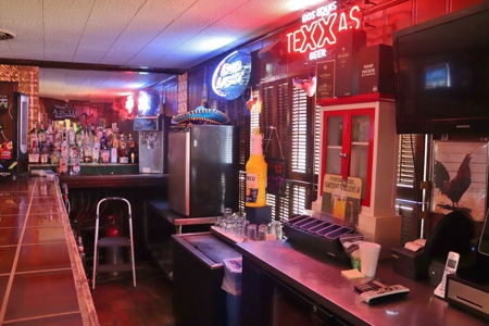 United Country Michael Krieg Texas Restaurant and Bar - image 4