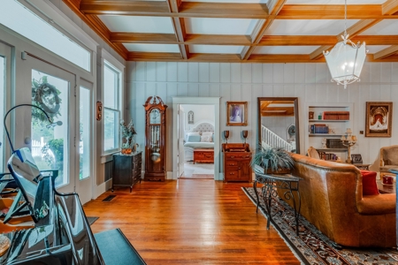 Country Estate with Acreage for Sale in Columbia, Tennessee - image 11