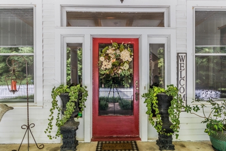 Country Estate with Acreage for Sale in Columbia, Tennessee - image 8