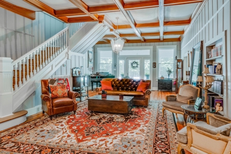 Country Estate with Acreage for Sale in Columbia, Tennessee - image 13