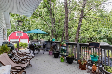 Country Estate with Acreage for Sale in Columbia, Tennessee - image 41