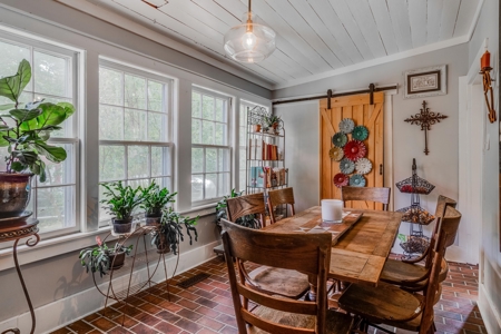 Country Estate with Acreage for Sale in Columbia, Tennessee - image 22