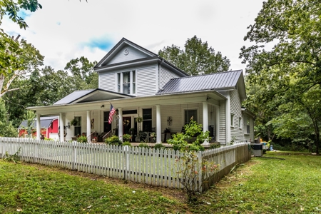Country Estate with Acreage for Sale in Columbia, Tennessee - image 3