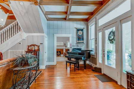 Country Estate with Acreage for Sale in Columbia, Tennessee - image 10