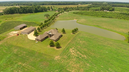 Private Luxury Farm For Sale in Tennessee with Lake - image 14