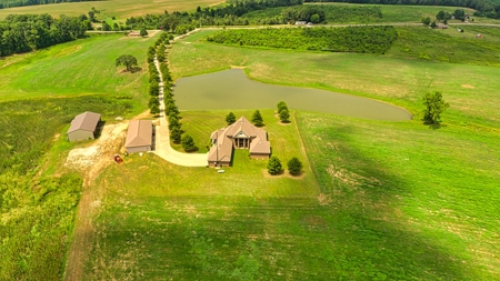Private Luxury Farm For Sale in Tennessee with Lake - image 7
