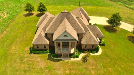 Private Luxury Farm For Sale in Tennessee with Lake - image 6