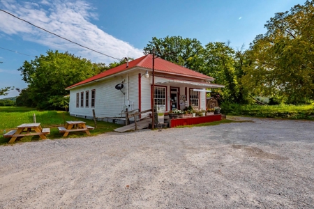 Country Store and Diner For Sale in Middle Tennessee - image 4