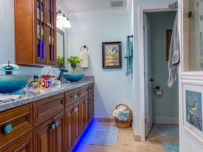 Waterfront Home - image 15