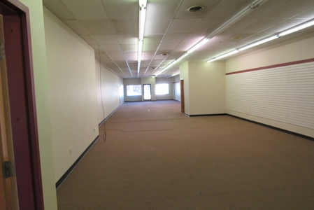 Commercial Building For Sale in Downtown Moose Lake MN - image 4