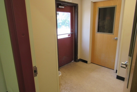 Commercial Building For Sale in Downtown Moose Lake MN - image 7