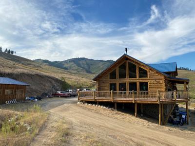 Montana Log Home! - image 8