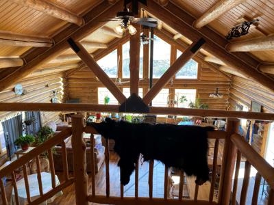 Montana Log Home! - image 31