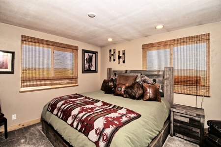 Outfitters Compound Equine Facility VRBO Bed & Breakfast - image 12
