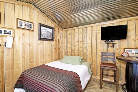 Outfitters Compound Equine Facility VRBO Bed & Breakfast - image 38