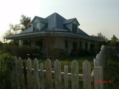 Unique and Cute Century+ Home with Wrap-Around Porch - image 4