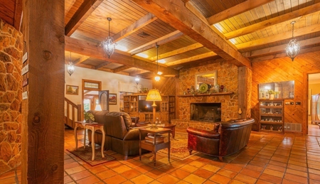 Country Home For Sale In Hallsville! - image 25