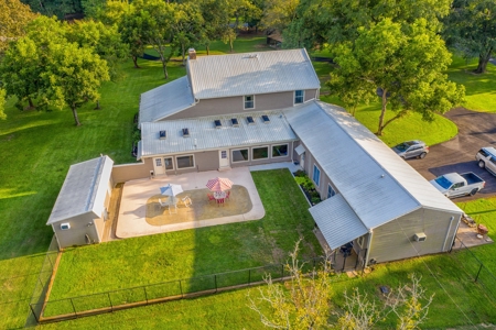 Country Home For Sale In Hallsville! - image 4