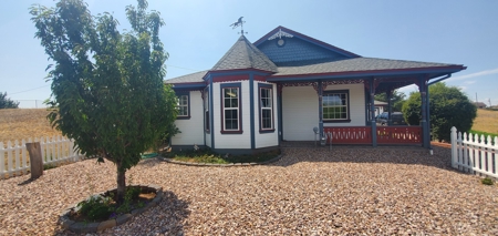 Victorian Style Country Home, Completely Updated. - image 2