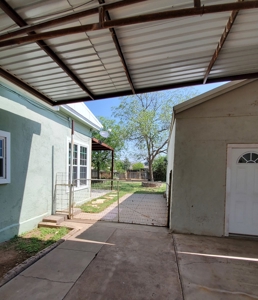 Large Home In Alpine - image 5