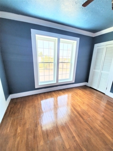Large Home In Alpine - image 31