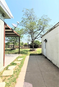 Large Home In Alpine - image 6
