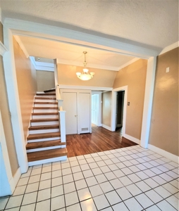 Large Home In Alpine - image 25