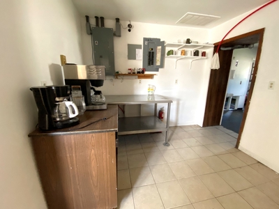 Commercial Building, Restaurant/Bar, Office, retail, Aptmnts - image 25