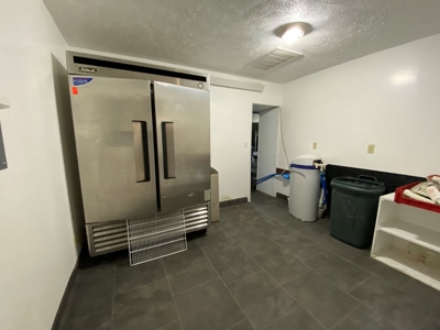 Commercial Building, Restaurant/Bar, Office, retail, Aptmnts - image 8