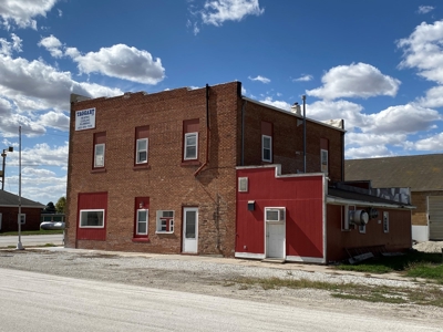 Commercial Building, Restaurant/Bar, Office, retail, Aptmnts - image 1