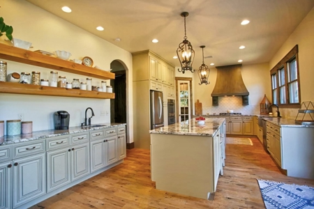 Stunning Country Home in West Plains, MO - image 15