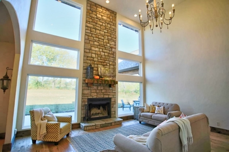 Stunning Country Home in West Plains, MO - image 11