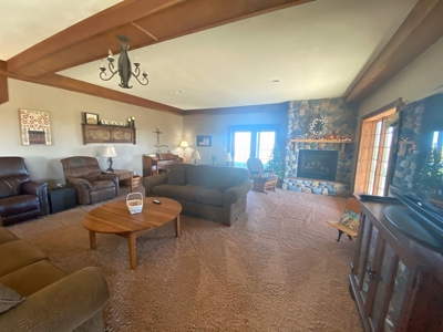 Beautiful Home in the Country with Lake and Wildlife - image 18
