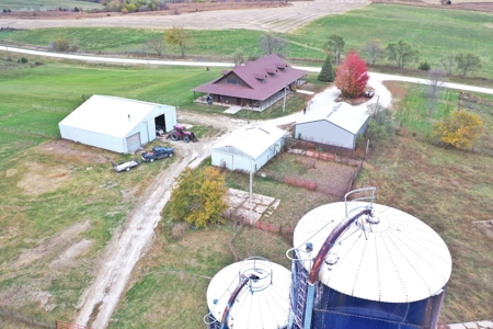 Beautiful Home in the Country with Lake and Wildlife - image 48